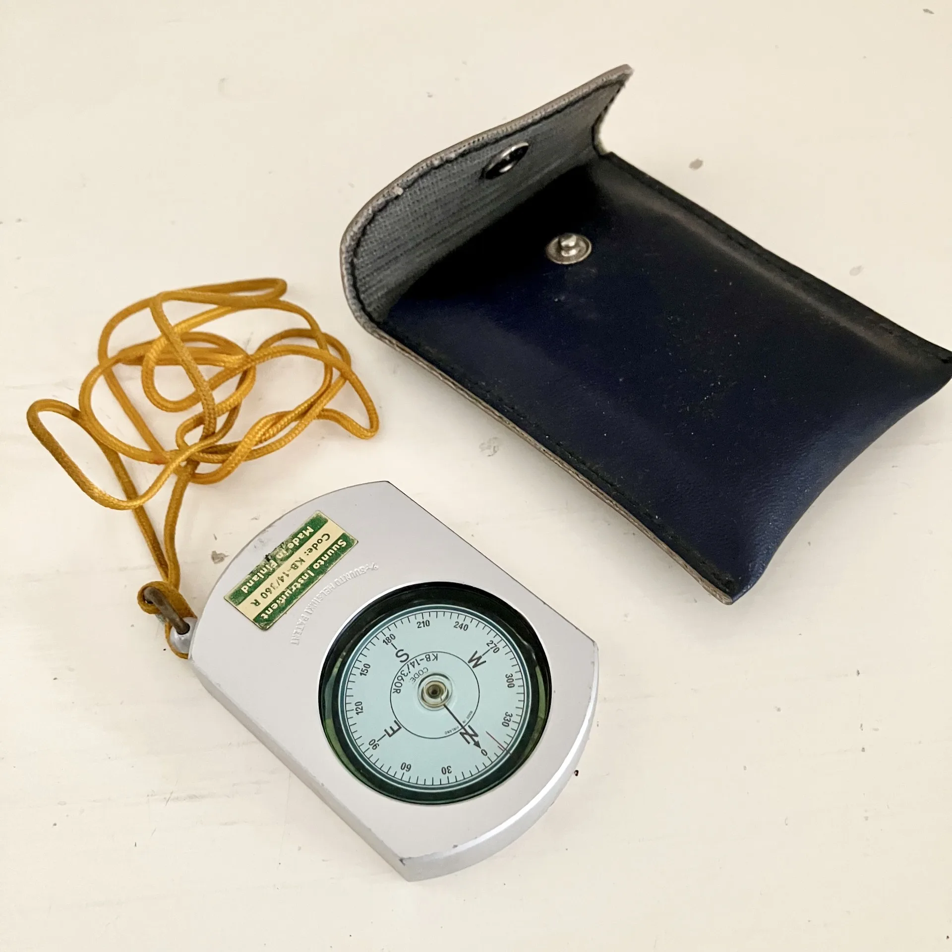 used Suunto KB-14/360R Professional Hand-Bearing Compass – Precision Surveying & Navigation Instrument – Light Alloy Housing - Image 6