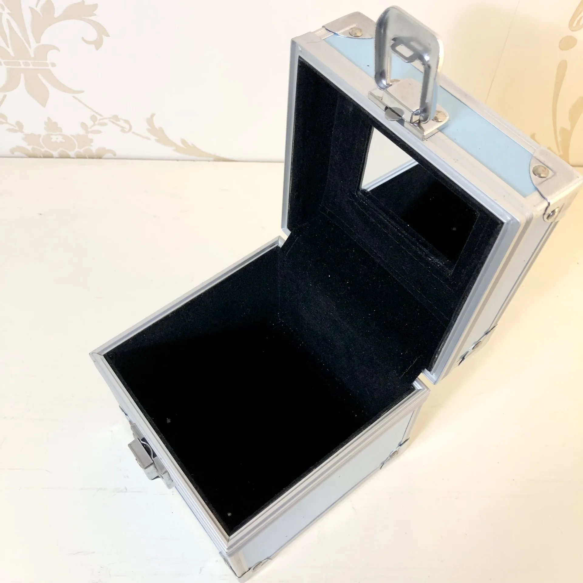 Blue Portable Velvet Lined Alloy Make Up Vanity Storage Cube 13cm - Image 5