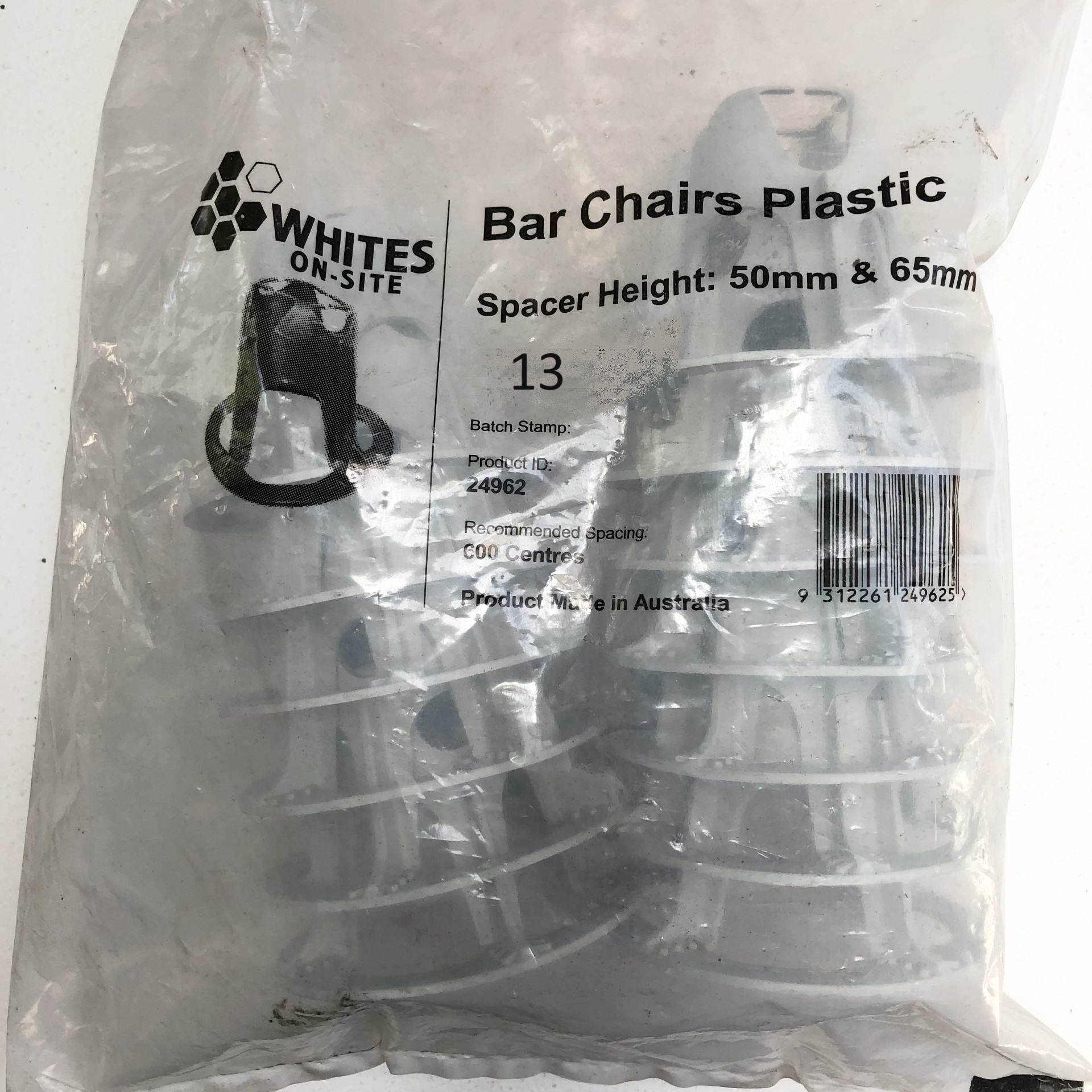 secondhand Set of 13 Whites 5cm Plastic Rio Mesh Chairs - Image 4