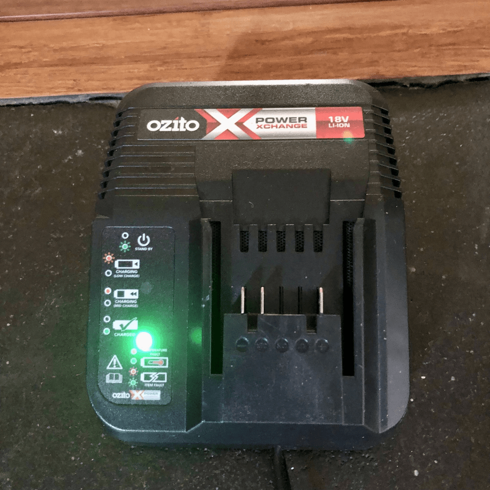secondhand Ozito PXCG-030C 18V Compact Fast Standard Charger - Image 2